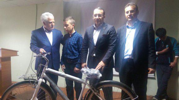 Başarılı ve İhtiyaç Sahibi 140 Öğrenciye Bisiklet Dağıtıldı