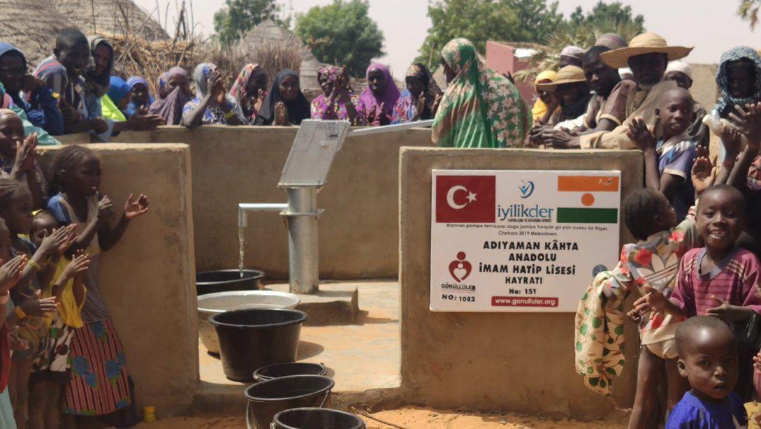 Kahta Anadolu İmam Hatip Lisesi Nijer'de Su Kuyusu Açtı